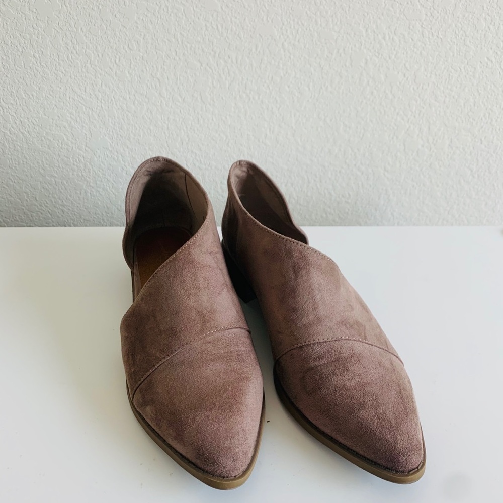 Universal Thread brown Suede shoes size 8